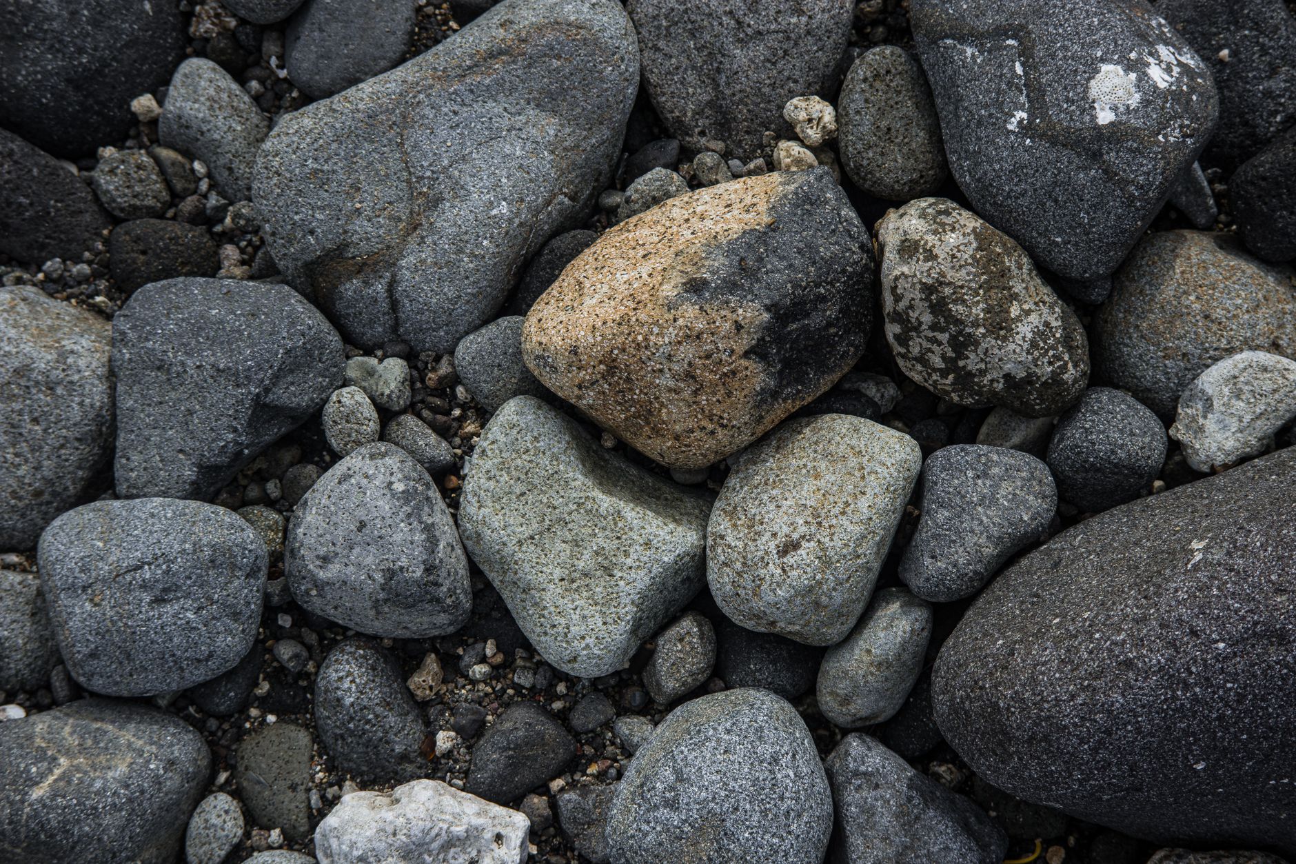 rock tumbler barrel polishing small stones with grit